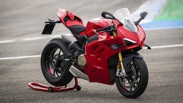 Ducati Panigale V4 2023: nuovi aggiornamenti per migliori performance 