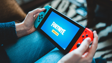 Vestirsi da Fortnite: tutto l'outfit in offerta su Amazon