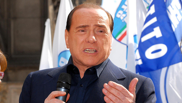 Aumento di stipendio fino a 1.000 euro: la proposta di Silvio Berlusconi, ma solo per i giovani