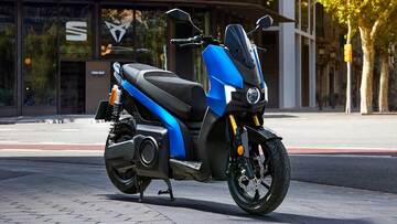 Seat MÒ 125 Performance: svelato a EICMA l'anima sportiva dell'originale scooter elettrico 