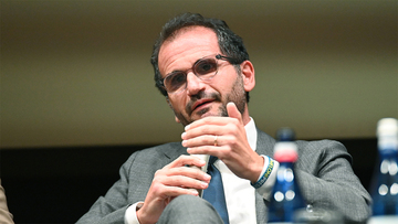 Gemmato (FdI): cosa ha detto sui vaccini e perché chiedono le sue dimissioni