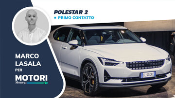 Polestar 2: tre versioni per un'auto elettrica raffinata 