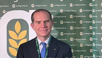 Caro bollette, “gli aiuti solo fino a marzo non bastano, così non ce la facciamo”: l'allarme del presidente di Confagricoltura Giansanti