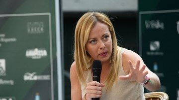 Cibo artificiale, Meloni contro l'Ue: il piano per fermare gli alimenti in provetta