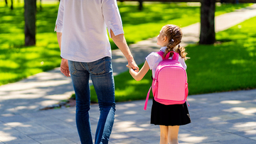 Congedo parentale più lungo e più ricco anche per i papà: cosa cambia con la legge di Bilancio