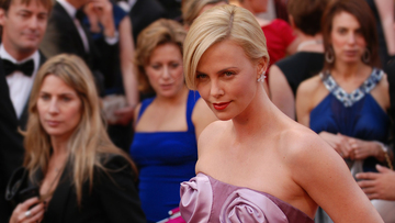 Quanto guadagna Charlize Theron, il patrimonio dell'attrice sudafricana