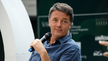 Matteo Renzi dovrà pagare più di 70 mila euro per colpa di una carta igienica: ecco cosa è successo