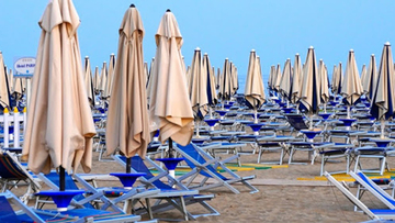 Concessioni balneari, scontro Italia-Ue: cosa rischia il governo Meloni e perché i gestori protestano