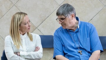 Chi è don Patriciello? La biografia del prete anti camorra di Caivano