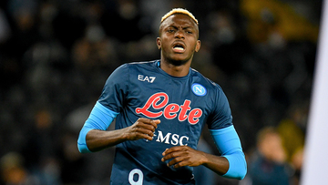 Perché Osimehn ha cancellato le foto del Napoli?