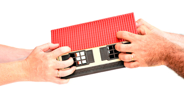 Chi deve abitare nella casa ereditata da più proprietari?