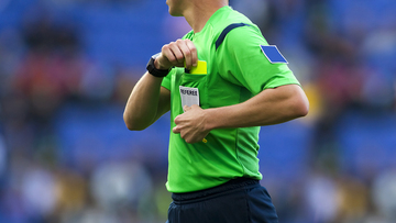 Chi è l'arbitro che alle Iene ha attaccato il sistema Var? L'identikit e i sospetti
