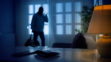 Furto in casa, quando il condominio deve pagare il risarcimento