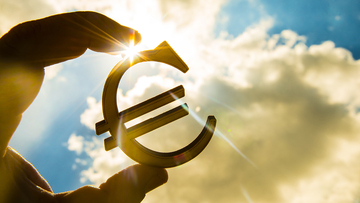 L'euro non brilla come valuta di riserva, meglio dollaro e yen. Allerta Bce
