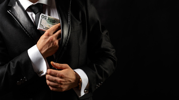 Quanto denaro contante si può legalmente portare con sé