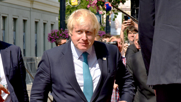 Boris Johnson contro Farage: tutti i lati oscuri dell'ex premier