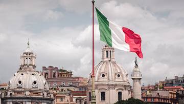 Italia, fiducia aziende in calo, migliora nei consumatori a giugno