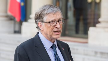 Un latte fatto di vermi, la soluzione di Bill Gates alla fame nel mondo. Ma è una bufala