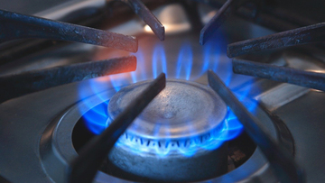 È iniziata la progressiva messa al bando del gas nelle case