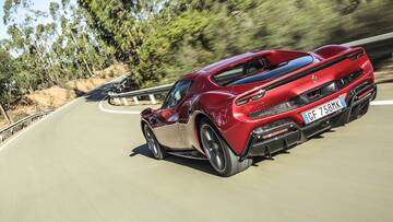 Perché le azioni Ferrari mettono oggi il turbo 