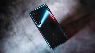 Fai attenzione se quel piccolo punto colorato si illumina in un angolo dello schermo del tuo telefono