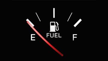 Il costo per un pieno di benzina è schizzato da 60 a quasi 85 euro in 20 anni