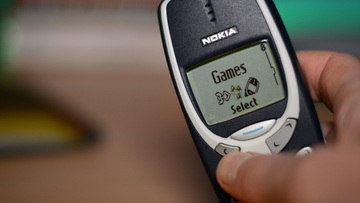 Boom del mercato dei vecchi telefoni. Questi modelli valgono fino a 53 mila euro