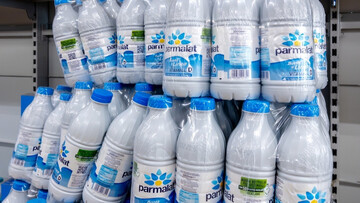Parmalat denunciata da un consumatore. Trovati vetri nella confezione di latte
