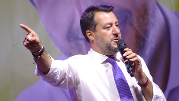 Manovra, batosta su banche e assicurazioni da 11 miliardi. La battuta di Salvini