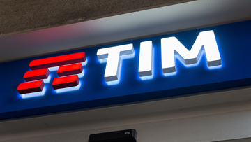 Perché le azioni TIM-Telecom Italia volano a Piazza Affari