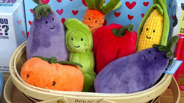 Addio Labubu, questi peluche possono costare fino a 1.400 euro