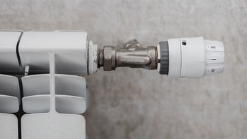 Per quante ore al giorno dovresti tener accesi i termosifoni in questo momento?