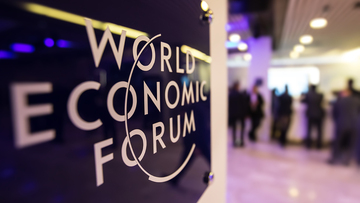 Davos come alternativa all'ONU? Le rivelazioni dai file Epstein mettono in crisi il WEF