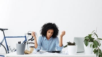 Sei un libero professionista in Italia? Il 18% lavora 49 ore o più a settimana