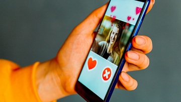 Bumble o Tinder, qual è la migliore? Le differenze