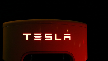 Per Tesla è tonfo: il titolo colpito da coronavirus