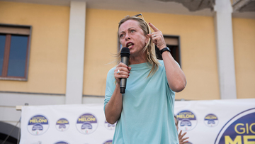 Meloni attacca: “Conte verso pieni poteri. Costituzione sospesa”