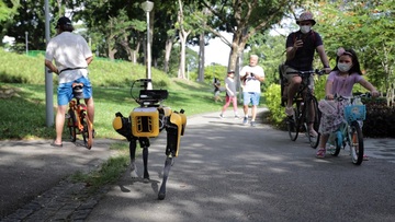 Coronavirus: cani robot e droni controllano il distanziamento sociale 