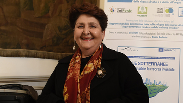 “Le sanatoria lavoratori stranieri voluta da Bellanova è inutile”, parola di Nicola Porro