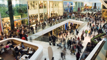 Clienti in negozio senza mascherina: cosa si rischia?
