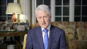 Caso Epstein, imbarazzo Dem: Bill Clinton in foto con una vittima
