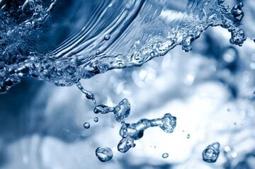 Uno scienziato premio Nobel ha creato una macchina capace di estrarre 1.000 litri d'acqua al giorno dall'aria secca 