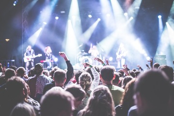 Quanti contagiati dopo il concerto con 5.000 persone a Barcellona: i risultati dell'esperimento 