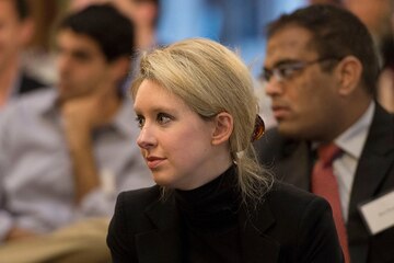 Scandalo Theranos: chi è Elizabeth Holmes e quali reati ha commesso