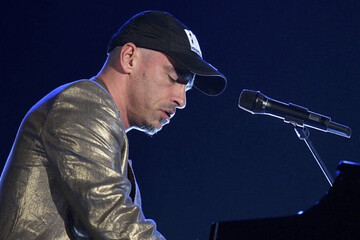 Eros Ramazzotti rischia una denuncia per diffamazione: perché e cosa può succedere