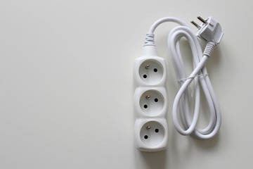 Come salvare gli elettrodomestici dagli sbalzi di corrente