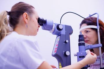 Quanto guadagna un oculista? Lo stipendio in Italia