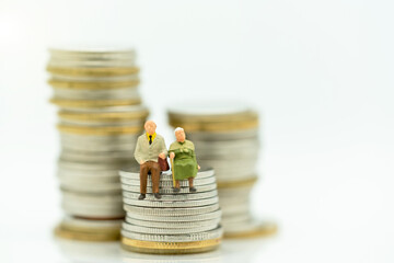 Pensione a 64 anni, come e quando andarci: tutte le opzioni possibili