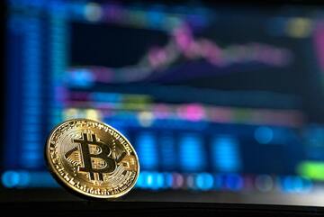 La caduta di Bitcoin manda un segnale nascosto ma chiarissimo agli investitori