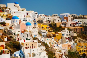 Stato di emergenza in Grecia. Turisti in fuga dalle loro vacanze 